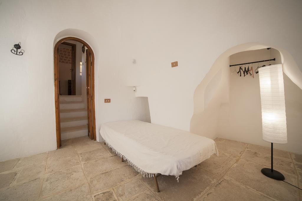Trullo Degli Ulivi Villa Ostuni Bagian luar foto