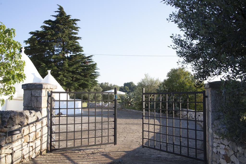 Trullo Degli Ulivi Villa Ostuni Bagian luar foto