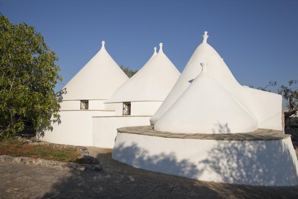 Trullo Degli Ulivi Villa Ostuni Bagian luar foto