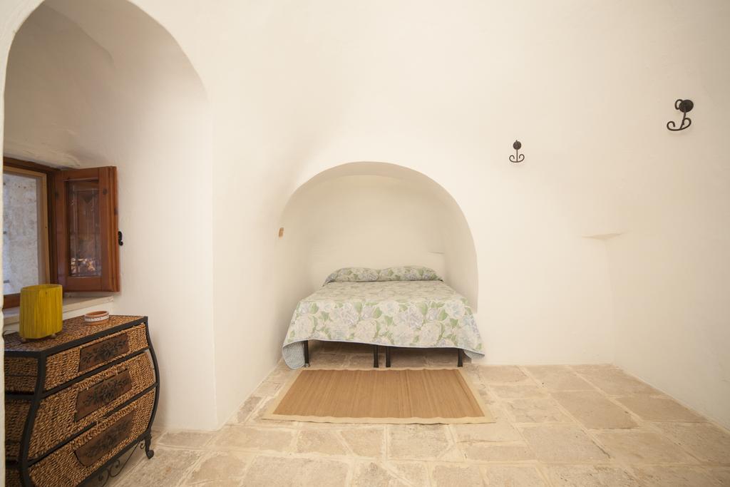 Trullo Degli Ulivi Villa Ostuni Bagian luar foto